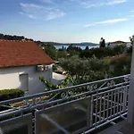 Double Hvar 15706d Konukevi