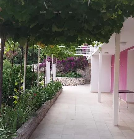 Double Hvar 15706d 招待所 3*