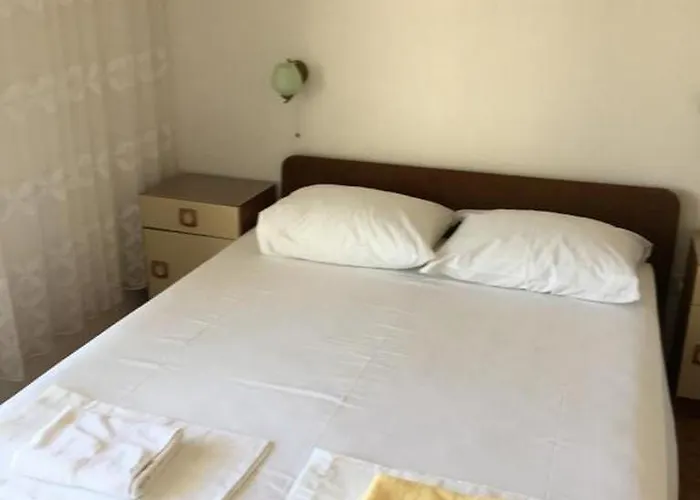 Double Hvar 15706d 3* 흐바르